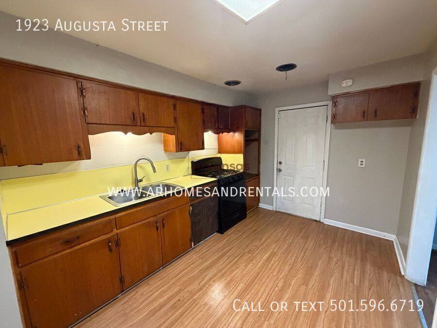 House for rent at 1923 Augusta St, North Little Rock, AR 72114