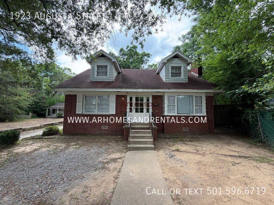 House for rent at 1923 Augusta St, North Little Rock, AR 72114