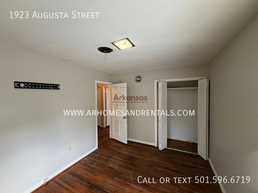 House for rent at 1923 Augusta St, North Little Rock, AR 72114