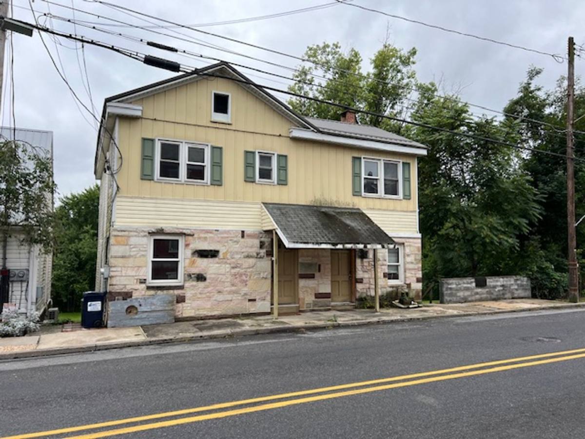 Apartment for rent at 805 Front St, Newton Hamilton, PA 17075