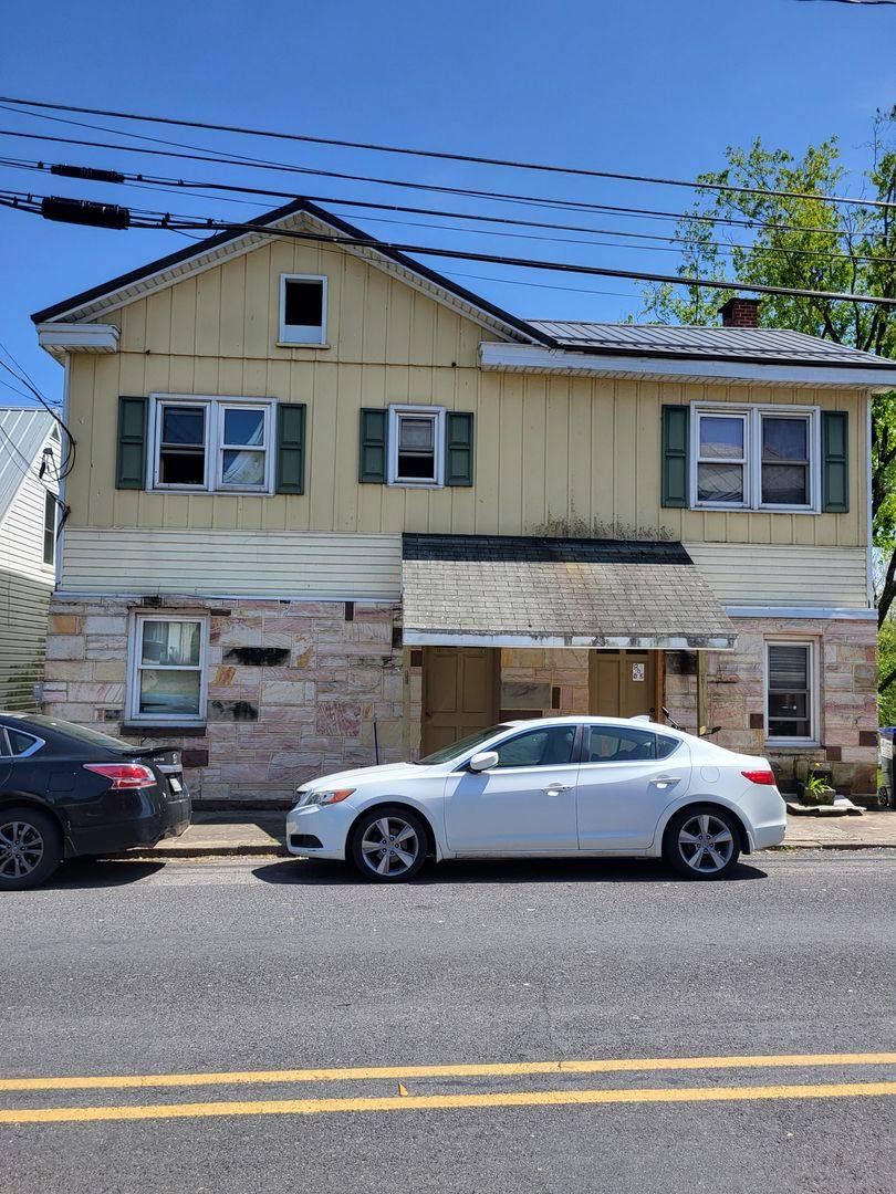 Apartment for rent at 805 Front St, Newton Hamilton, PA 17075