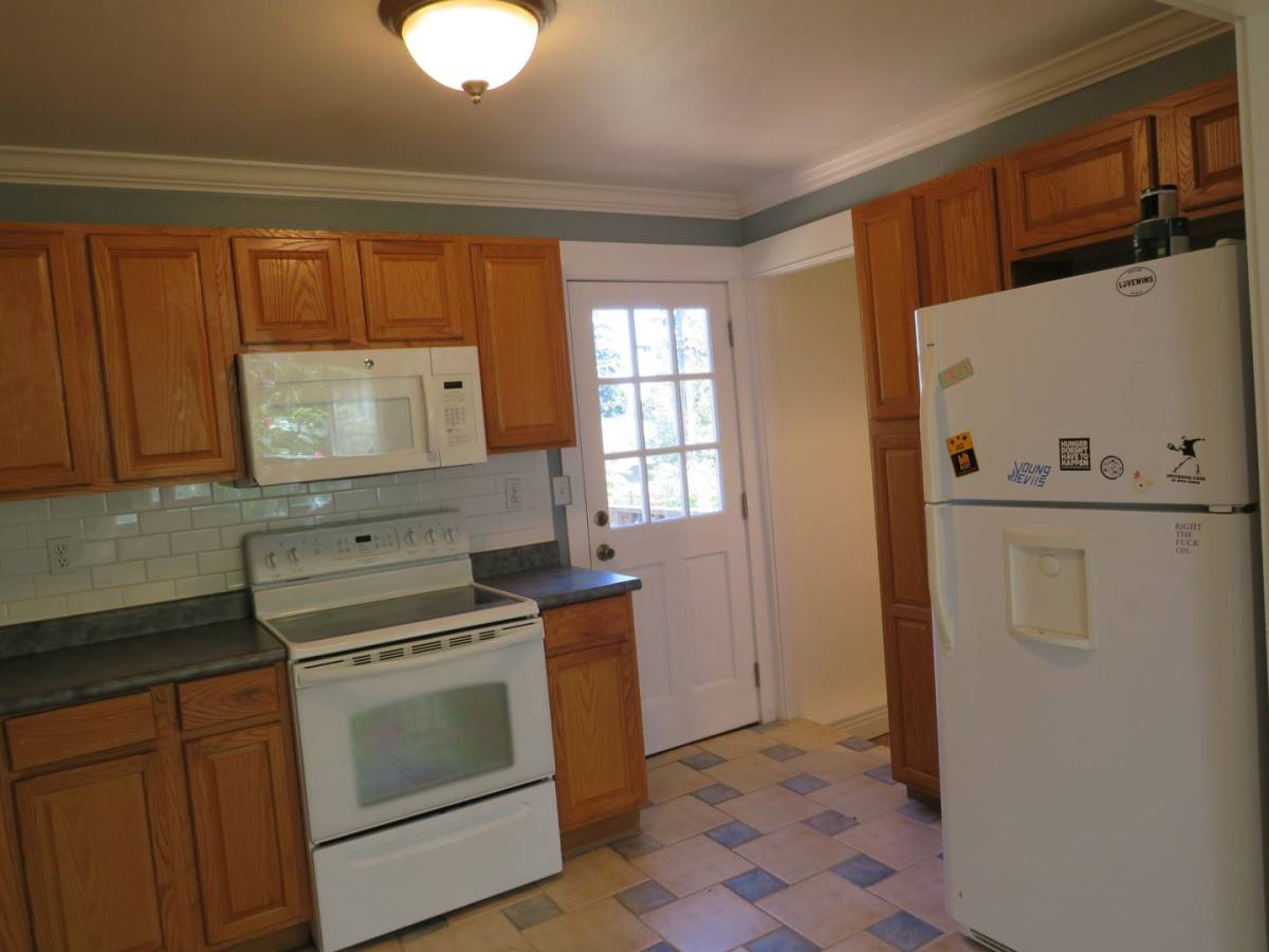 House for rent at 10218 35th Ave SW, Seattle, WA 98146