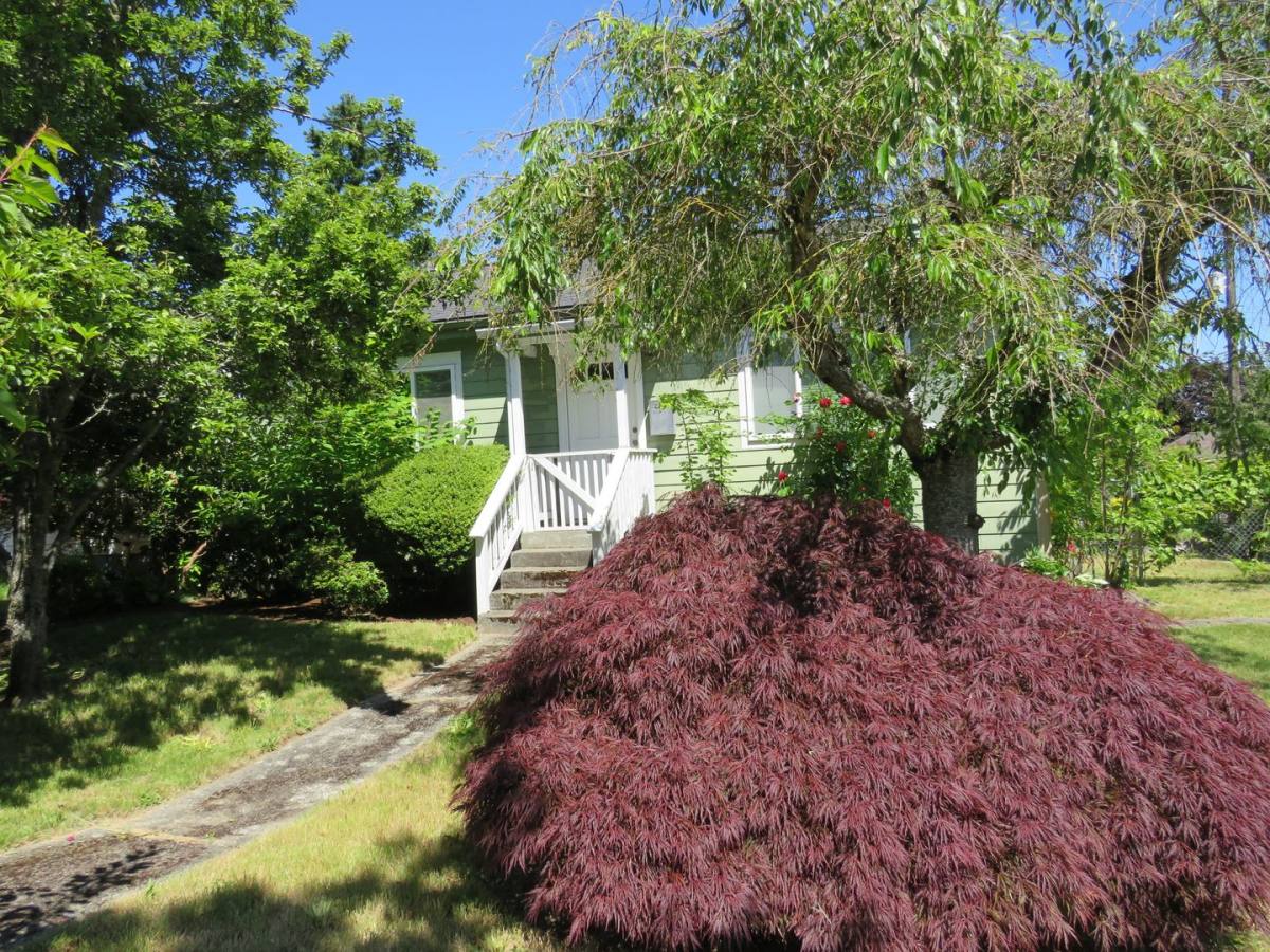 House for rent at 10218 35th Ave SW, Seattle, WA 98146