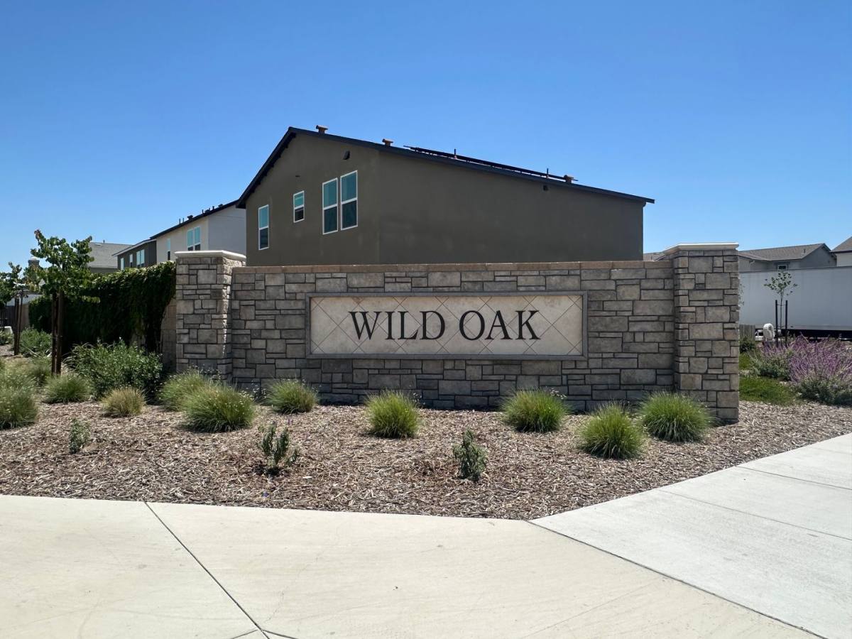 House for rent at 1900 Oaks Fall Court, Tulare, CA 93274