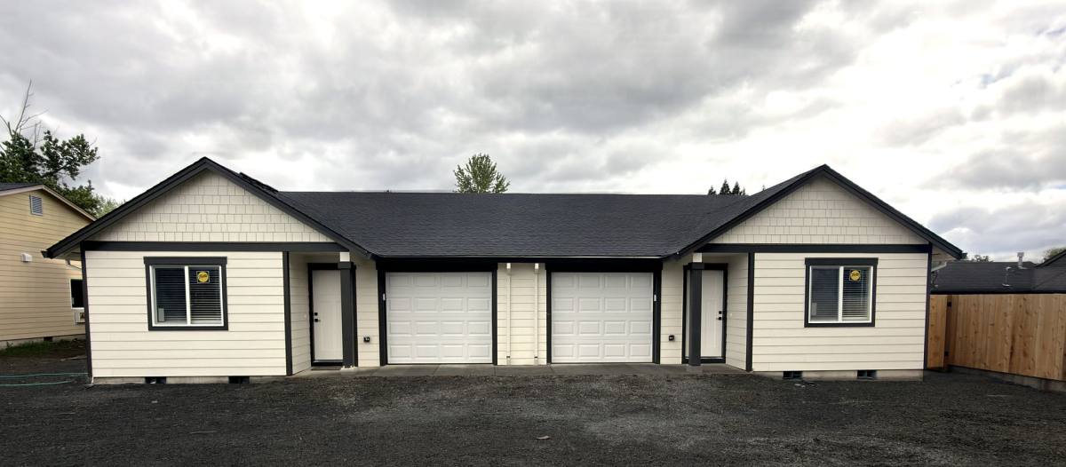Apartment for rent at 1180 37th Court, Sweet Home, OR 97386