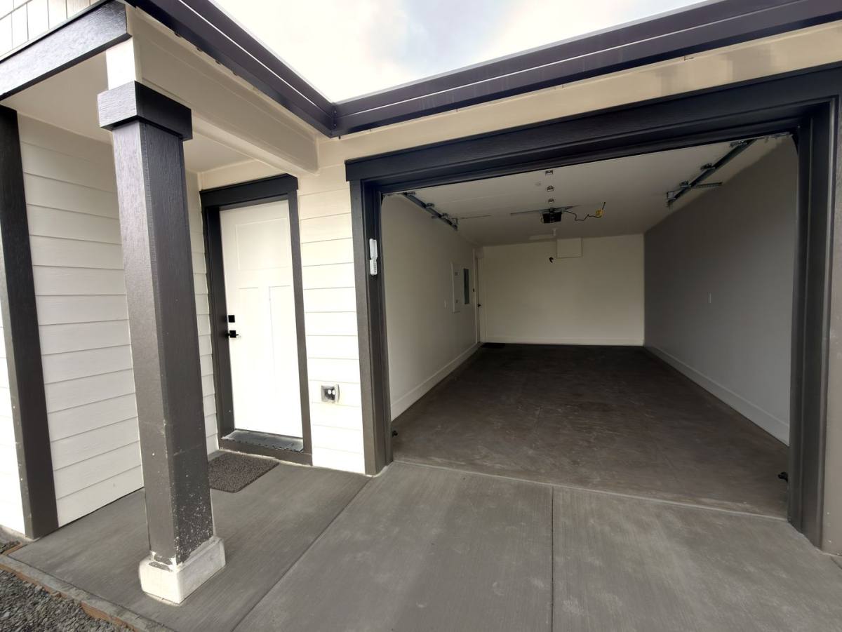 Apartment for rent at 1180 37th Court, Sweet Home, OR 97386