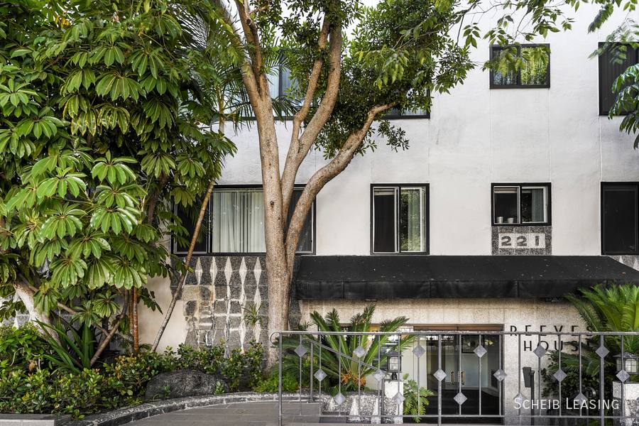 Apartment for rent at 221 S Reeves Dr #PH, Beverly Hills, CA 90212