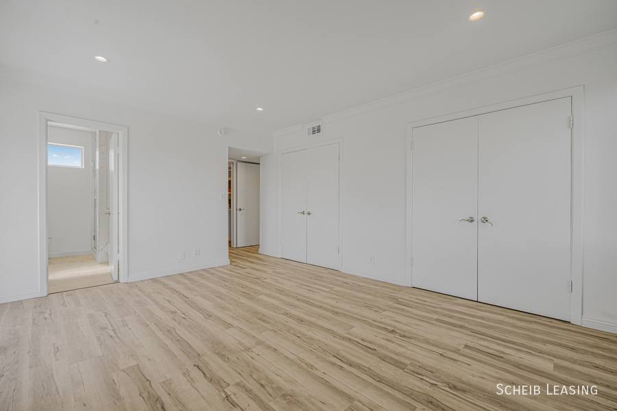 Apartment for rent at 221 S Reeves Dr #PH, Beverly Hills, CA 90212