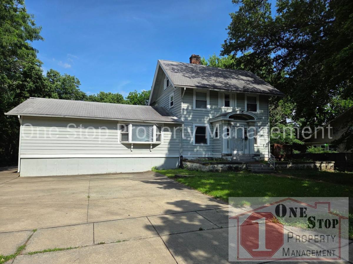 House for rent at 7111 Brooklyn Ave, Kansas City, MO 64134