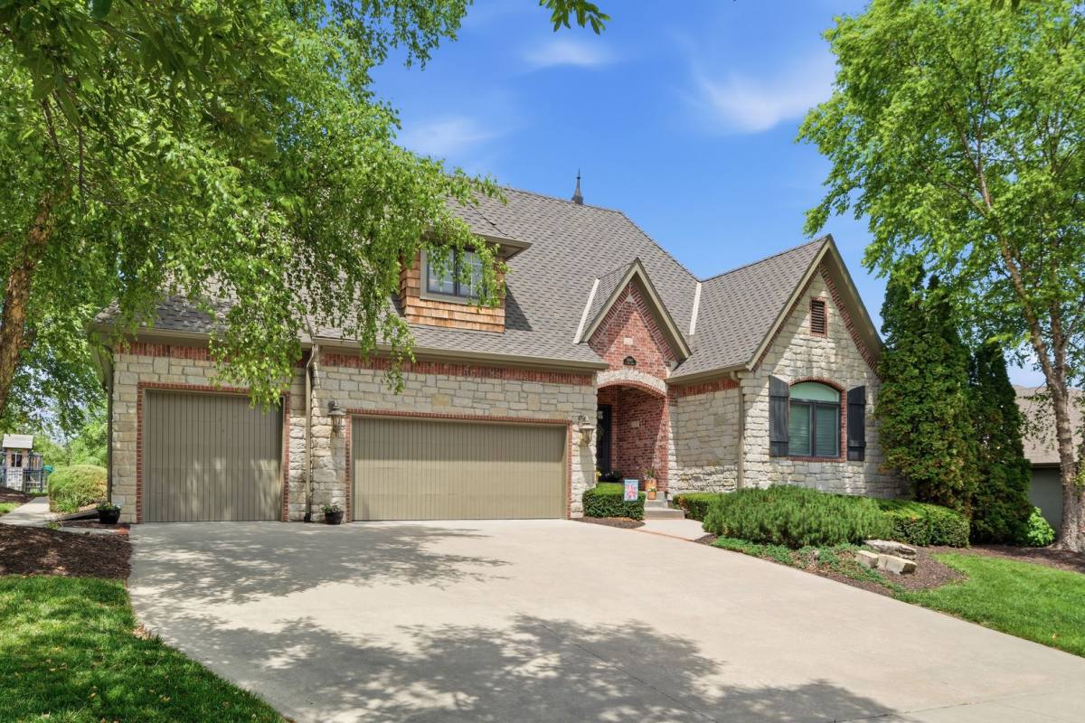 House for rent at 10500 W 163rd St, Overland Park, KS 66221