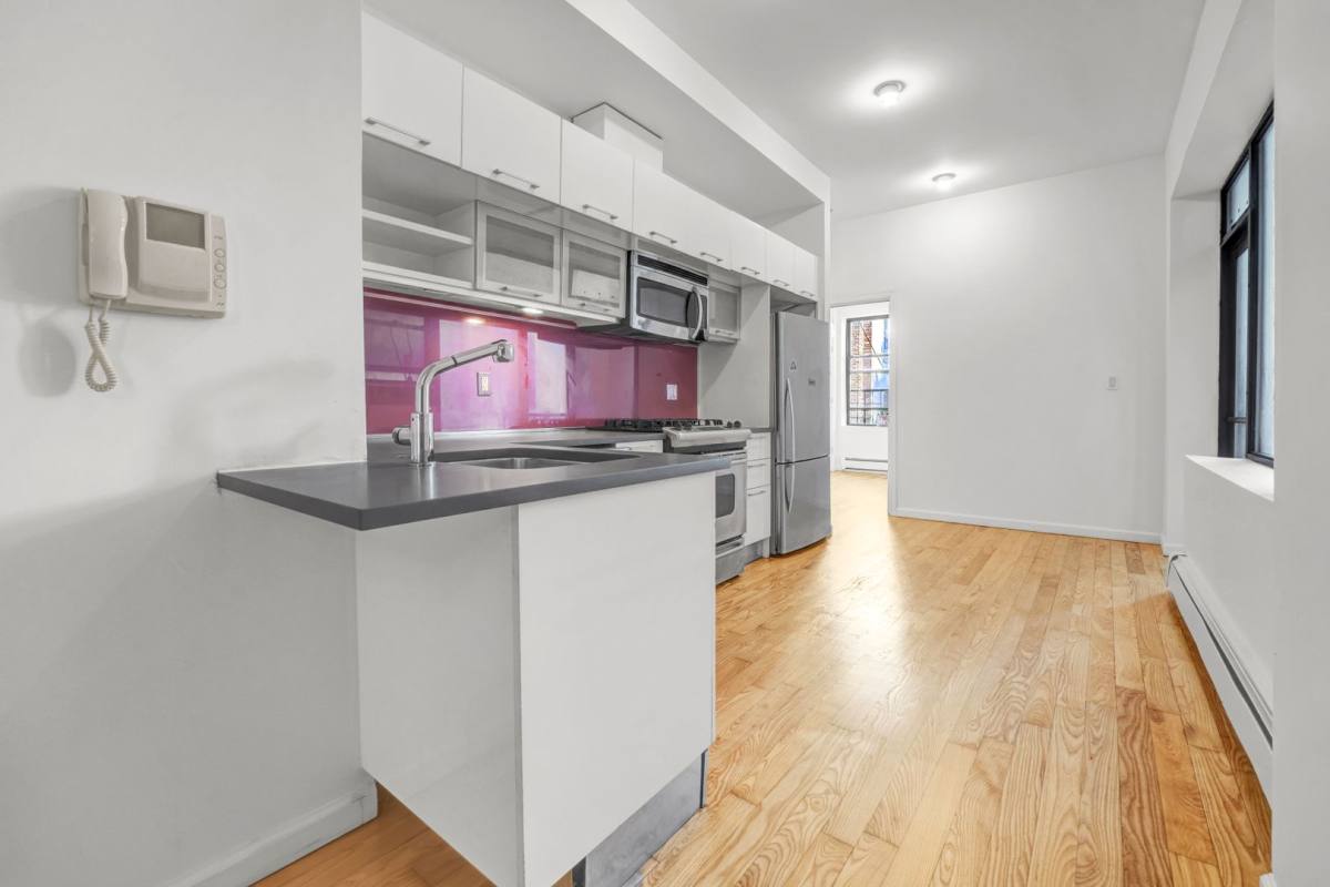 Apartment for rent at 1060 Putnam Ave, Brooklyn, NY 11221