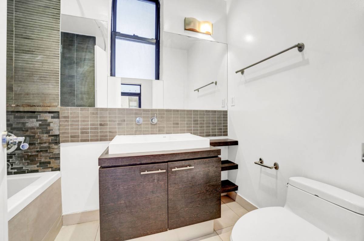 Apartment for rent at 1060 Putnam Ave, Brooklyn, NY 11221