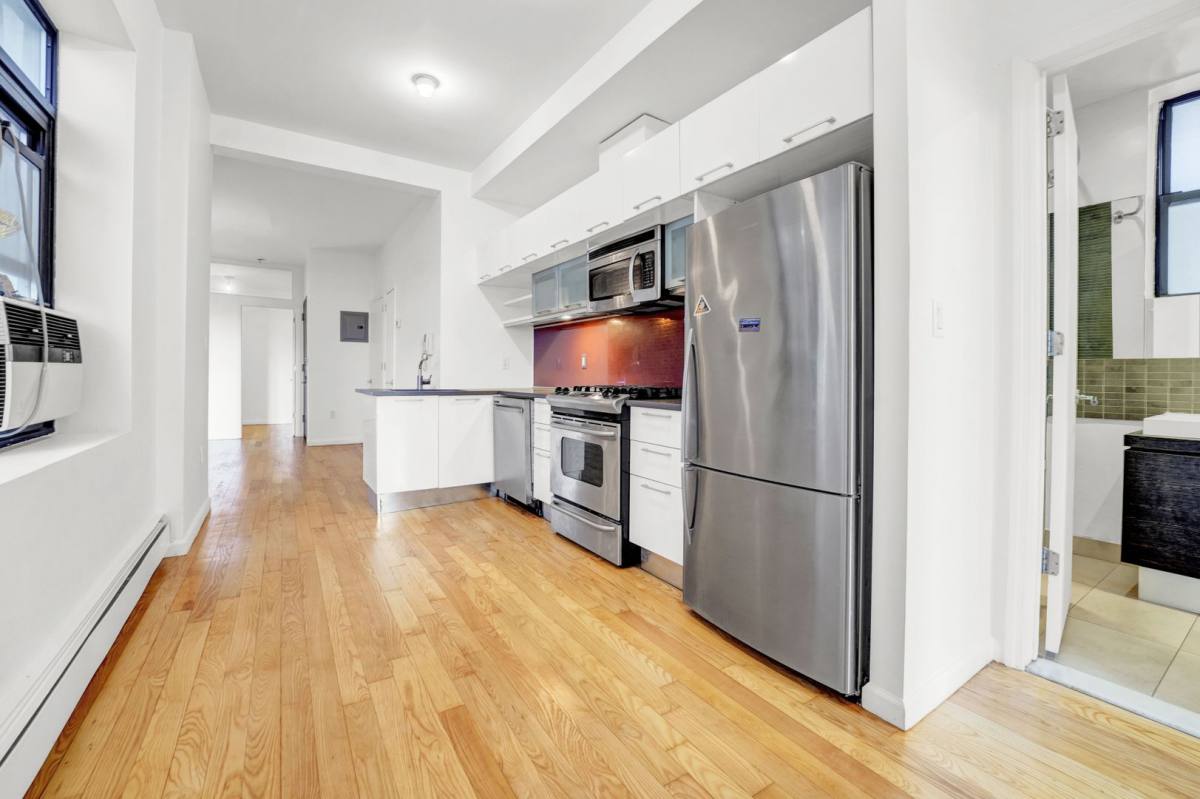 Apartment for rent at 1060 Putnam Ave, Brooklyn, NY 11221