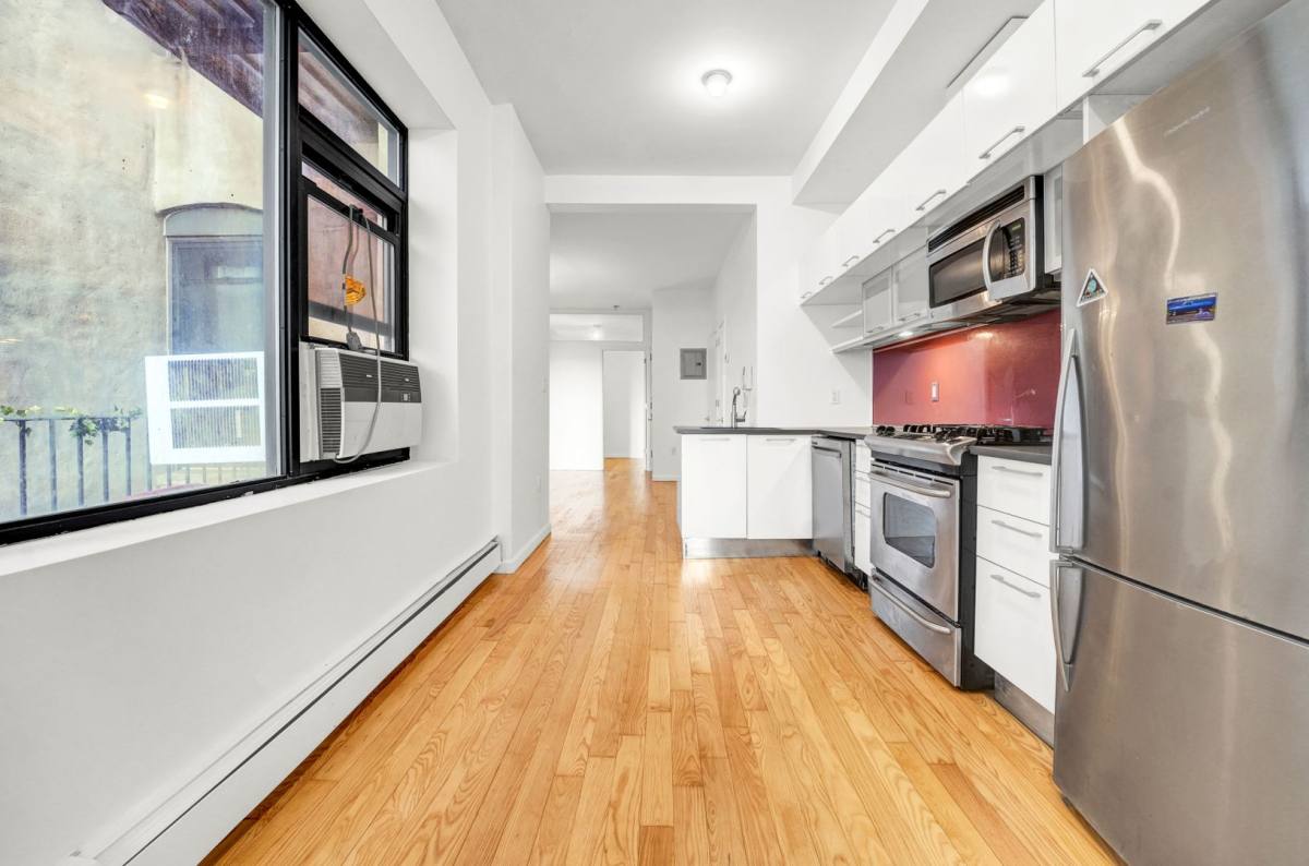 Apartment for rent at 1060 Putnam Ave, Brooklyn, NY 11221