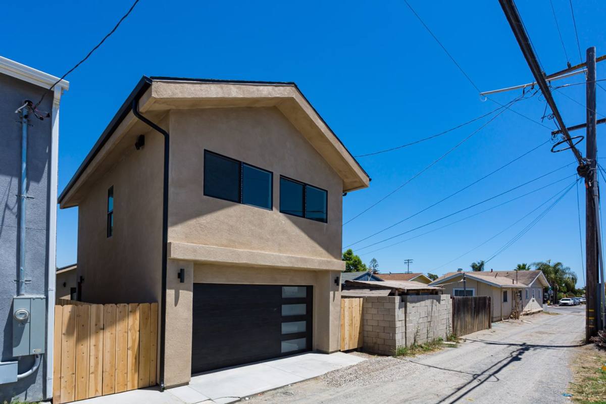 Apartment for rent at 4422-4424 Cherokee Ave, San Diego, CA 92116