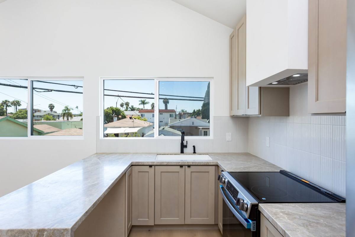 Apartment for rent at 4422-4424 Cherokee Ave, San Diego, CA 92116