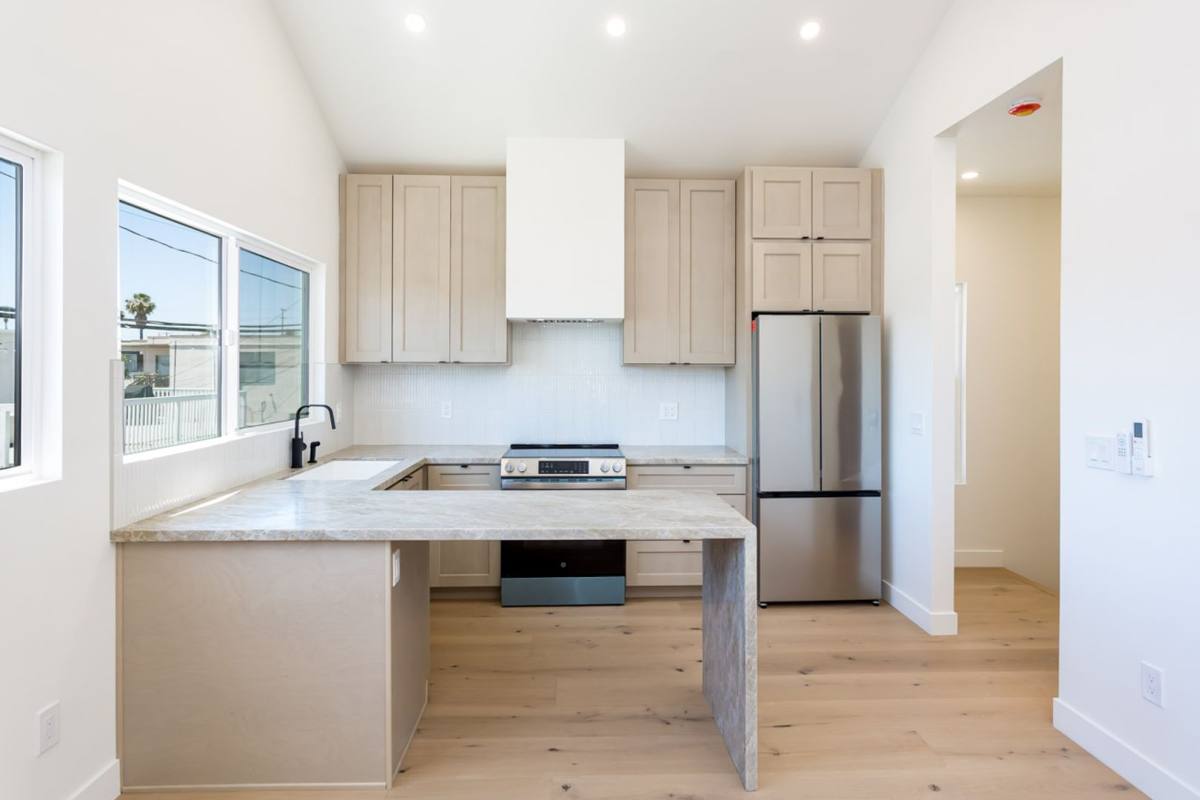 Apartment for rent at 4422-4424 Cherokee Ave, San Diego, CA 92116