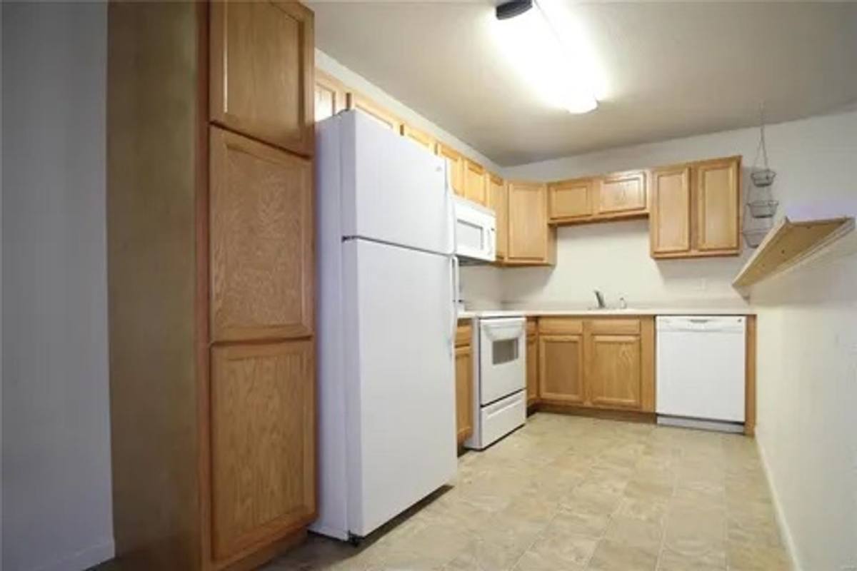 Apartment for rent at 21012 Homer Rd, Saint Robert, MO 65584