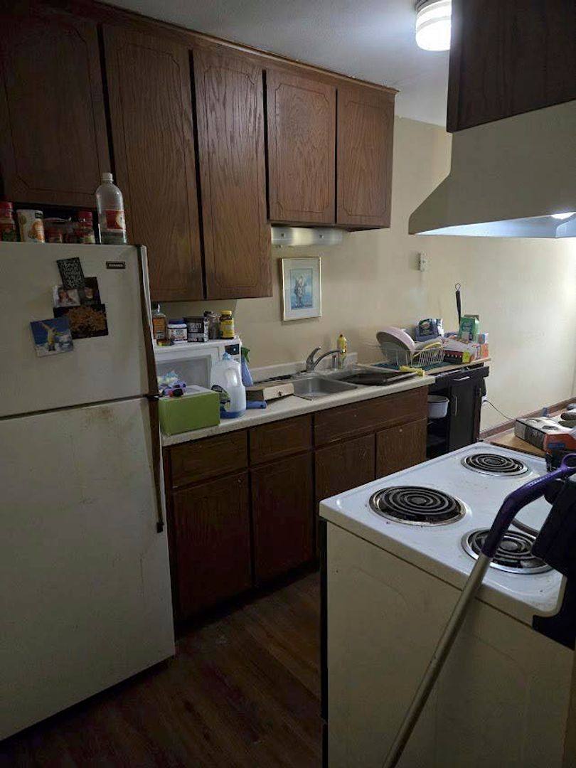 Apartment for rent at 5911 Oxford St, Minneapolis, MN 55416