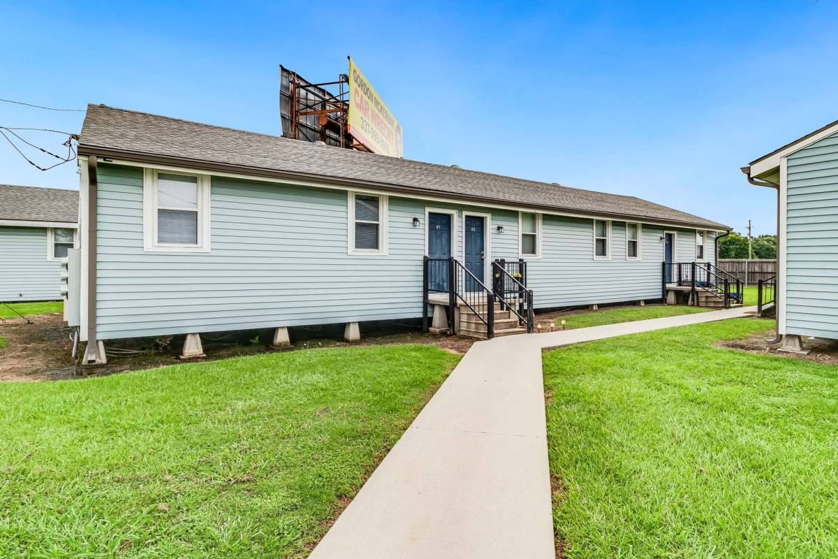 Apartment for rent at 115 S Girouard Rd, Broussard, LA 70518