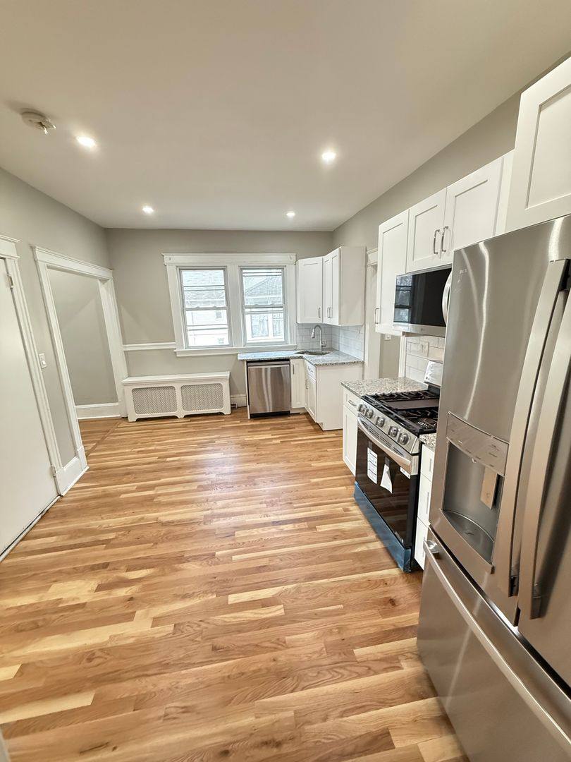 Apartment for rent at 45 Maplewood Ave, West Hartford, CT 06119