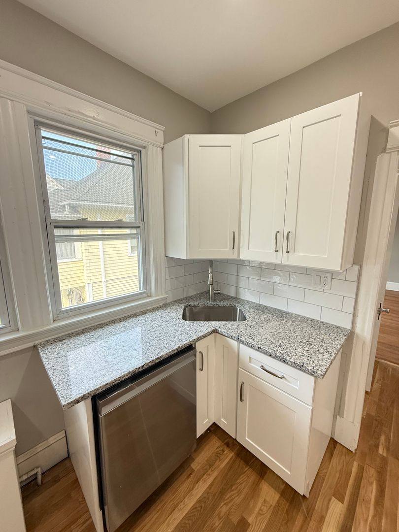 Apartment for rent at 45 Maplewood Ave, West Hartford, CT 06119