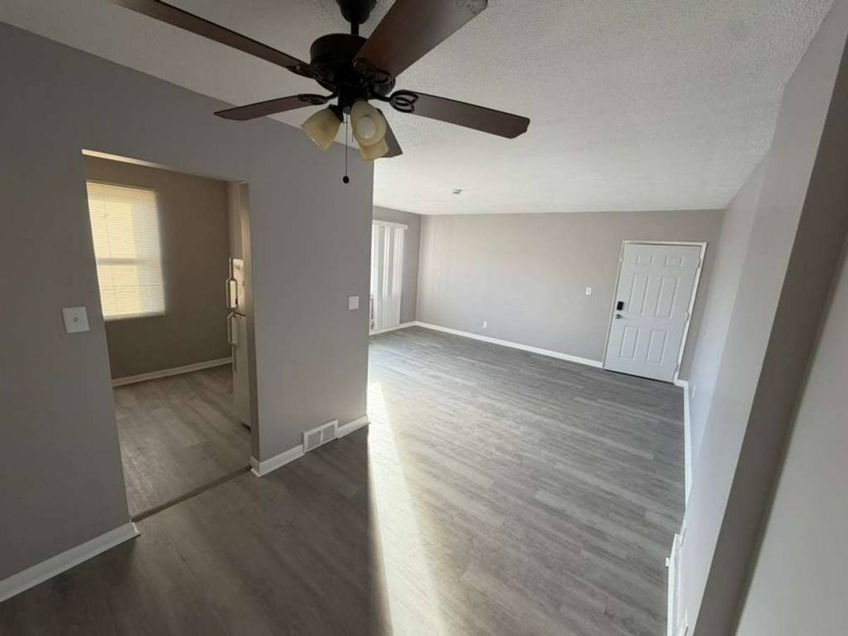 Apartment for rent at 13984 Superior Rd, Cleveland, OH 44112