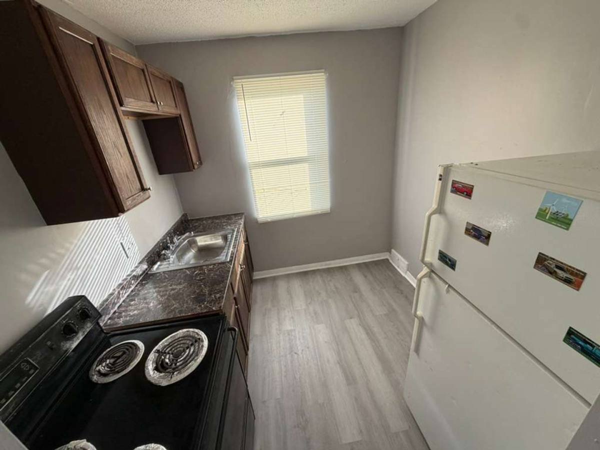 Apartment for rent at 13984 Superior Rd, Cleveland, OH 44112