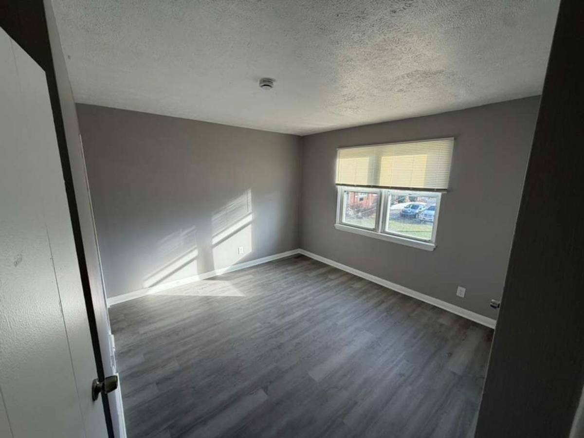 Apartment for rent at 13984 Superior Rd, Cleveland, OH 44112