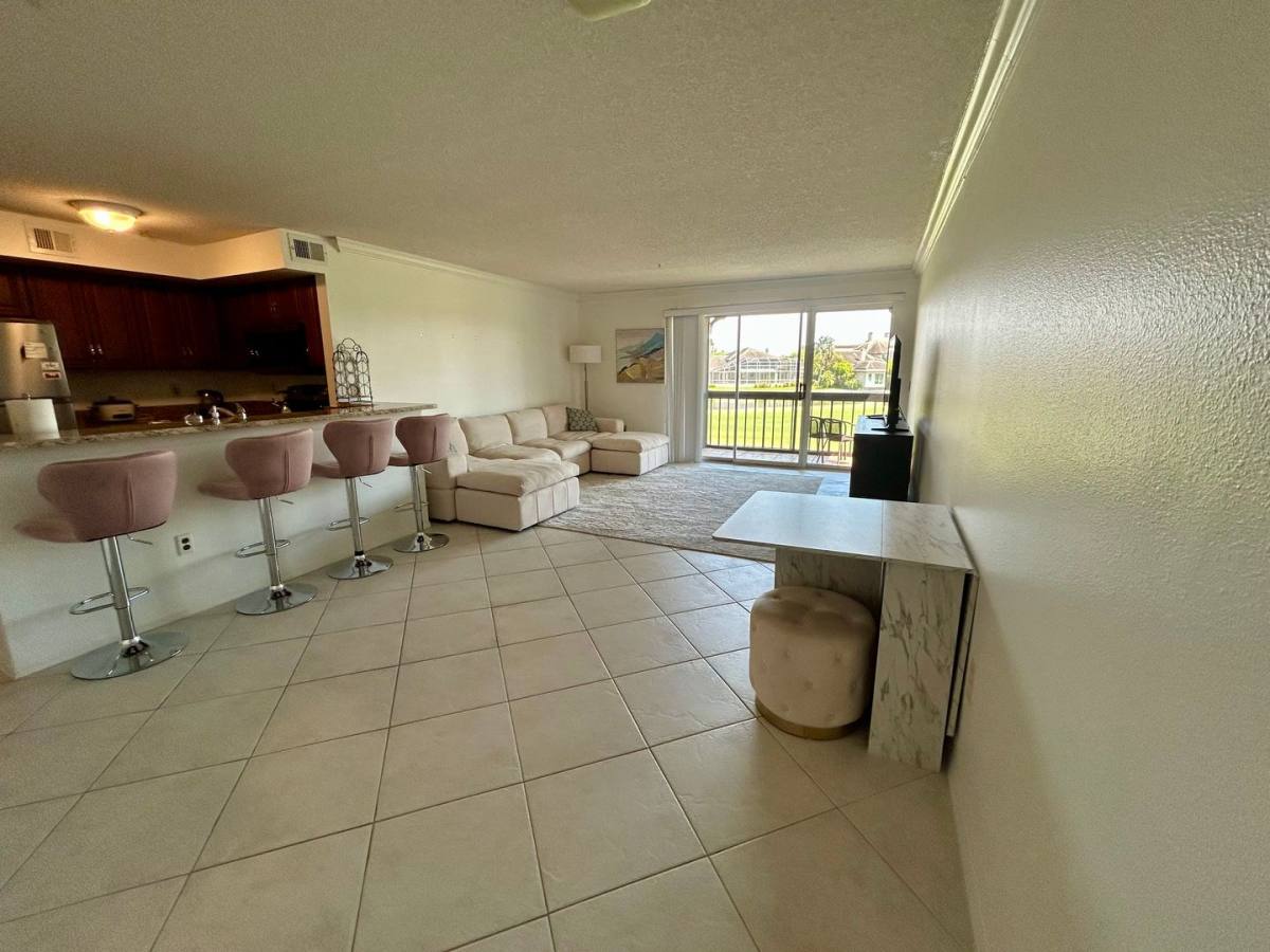 House for rent at 2400 Feather Sound Dr, Clearwater, FL 33762