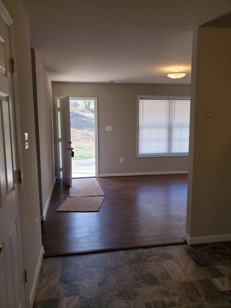 House for rent at 184 Aberdeen Dr, Culpeper, VA 22701