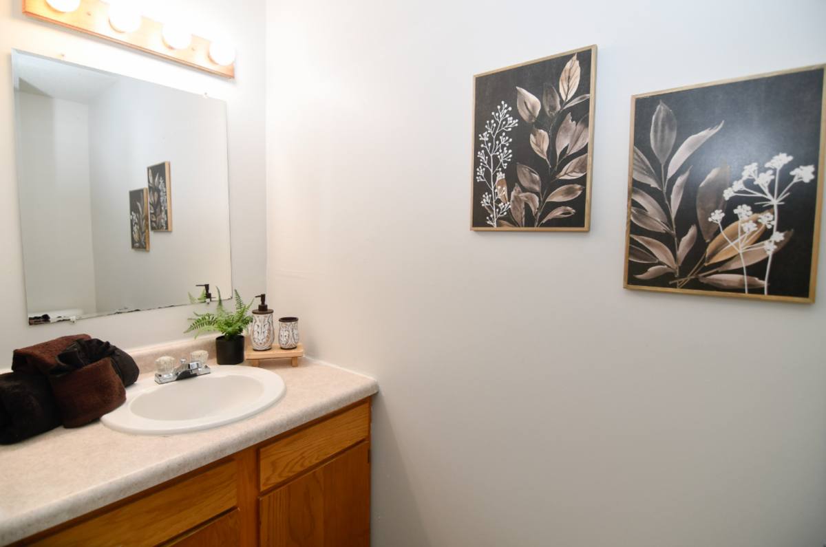 Townhouse for rent at 720 1st St S, Newton, IA 50208