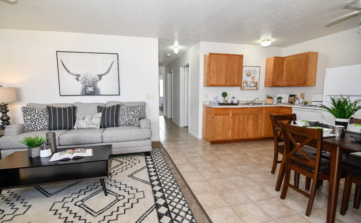Townhouse for rent at 720 1st St S, Newton, IA 50208