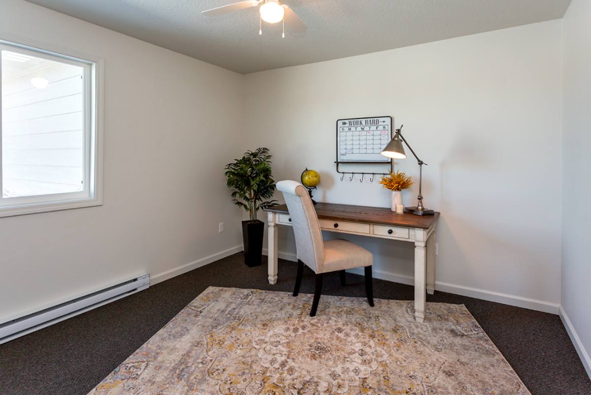 Townhouse for rent at 720 1st St S, Newton, IA 50208