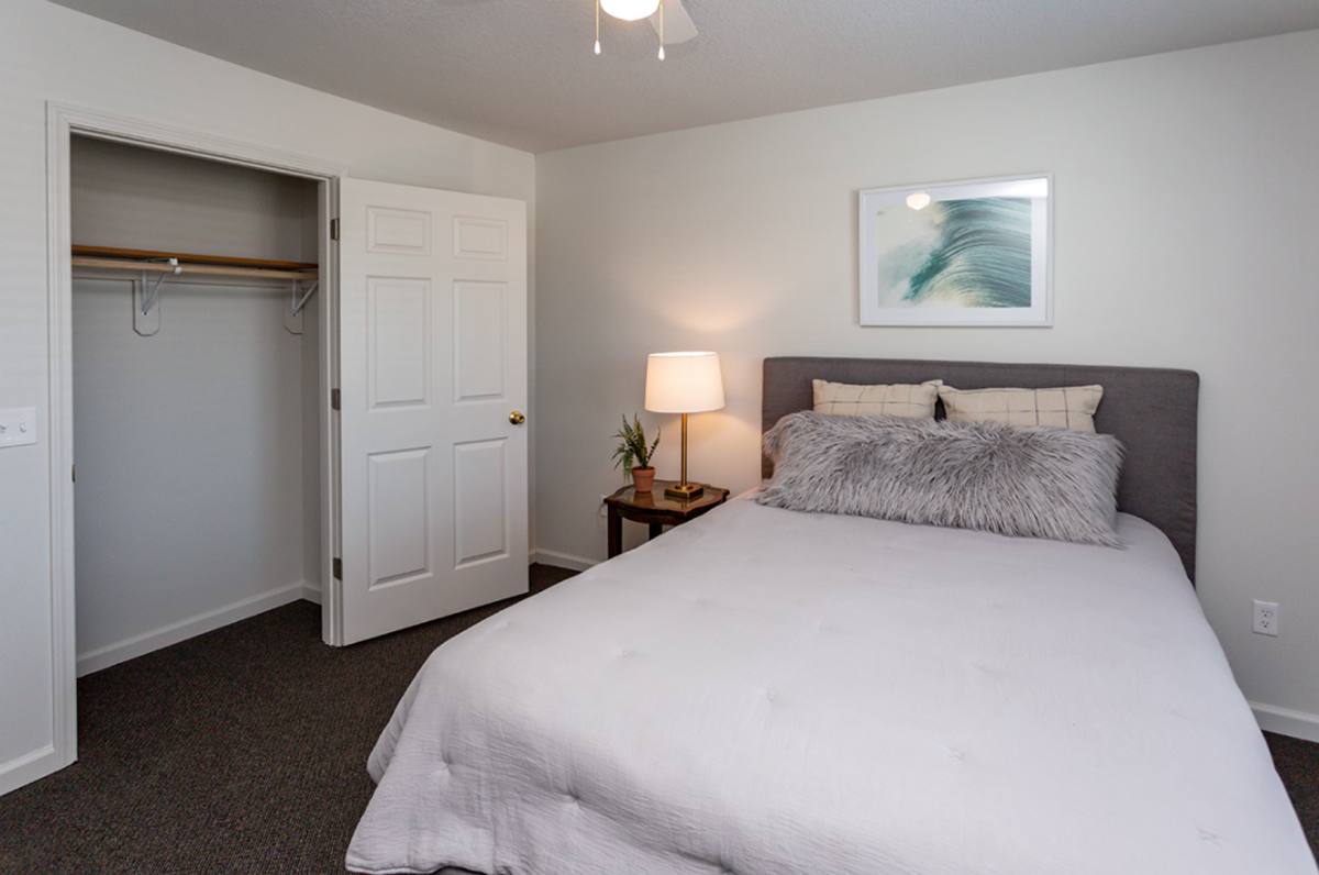 Townhouse for rent at 720 1st St S, Newton, IA 50208