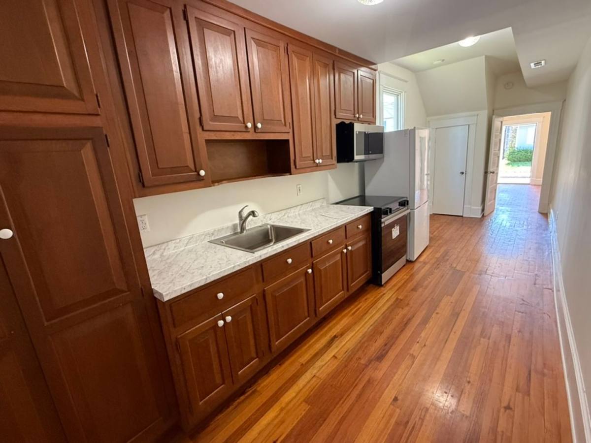 Apartment for rent at 1729 Porter St, Richmond, VA 23224