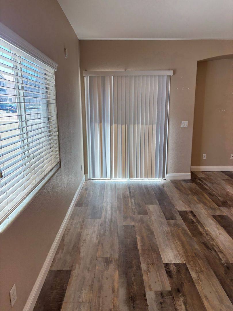 Townhouse for rent at 10147 Aspen Rose St, Las Vegas, NV 89183