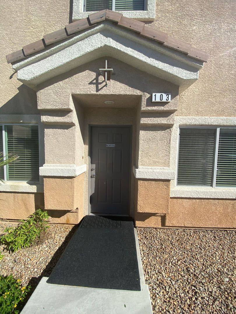 Townhouse for rent at 10147 Aspen Rose St, Las Vegas, NV 89183