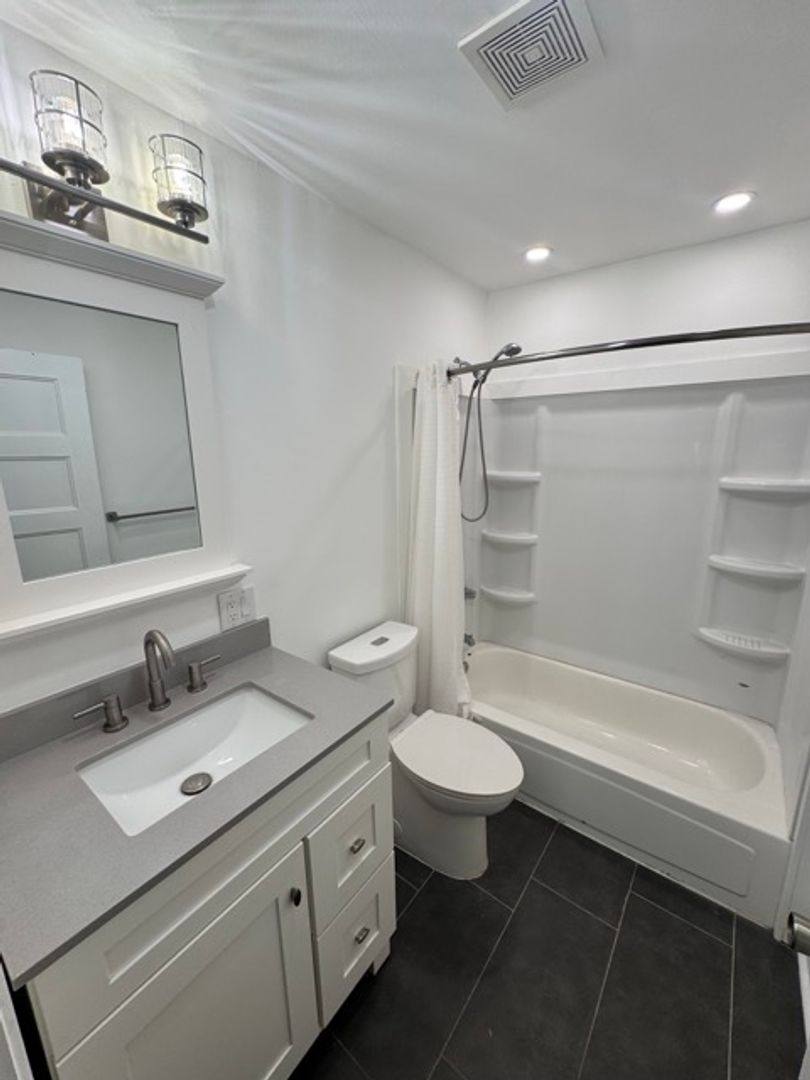 Apartment for rent at 1153 Walnut St, Jacksonville, FL 32206