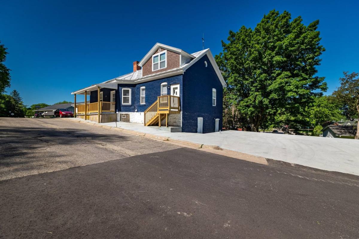Apartment for rent at 1500-1504 31st St S, La Crosse, WI 54601