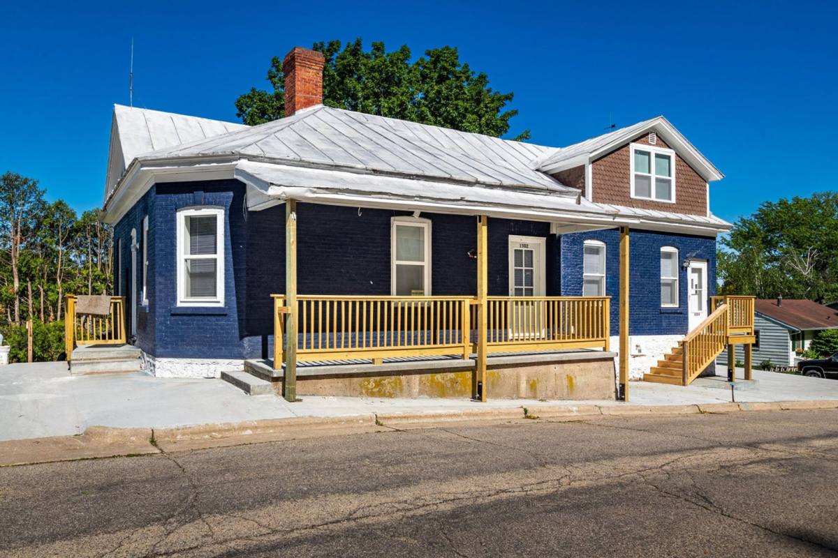 Apartment for rent at 1500-1504 31st St S, La Crosse, WI 54601