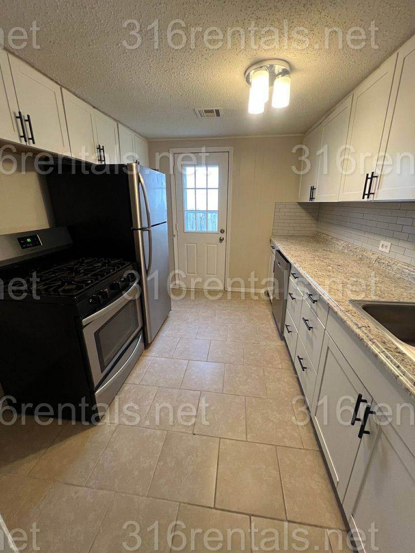 House for rent at 806 S Beverly Dr, Wichita, KS 67218