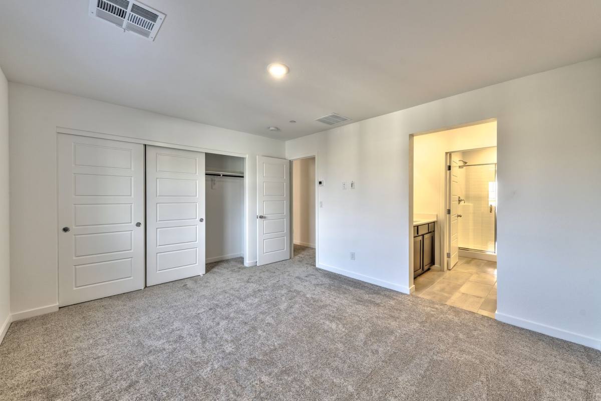 Townhouse for rent at 6288 Foxes Dale St, Las Vegas, NV 89166