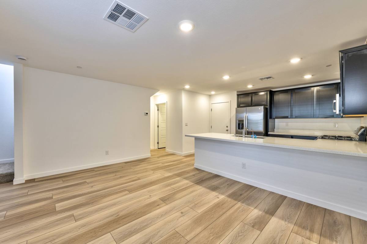 Townhouse for rent at 6288 Foxes Dale St, Las Vegas, NV 89166