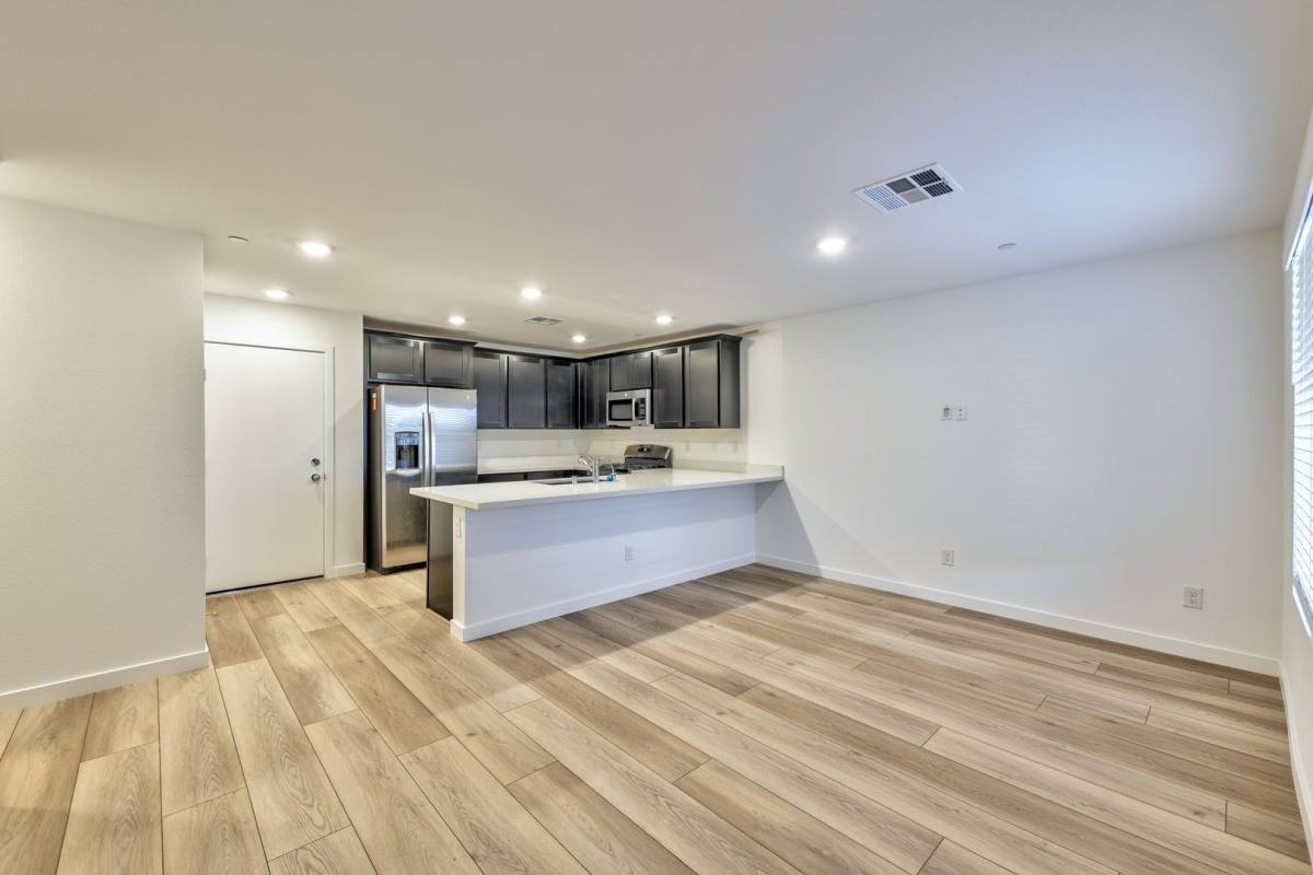 Townhouse for rent at 6288 Foxes Dale St, Las Vegas, NV 89166
