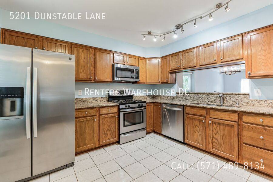 Townhouse for rent at 5201 Dunstable Lane, Alexandria, VA 22315