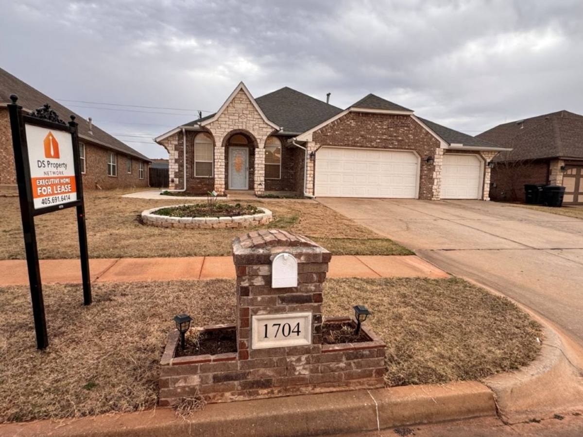 House for rent at 1704 Dorothy Dr, Oklahoma City, OK 73170