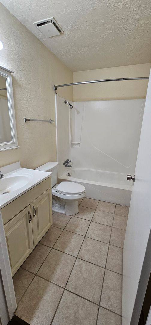 Apartment for rent at 1701 Girard Blvd SE, Albuquerque, NM 87106
