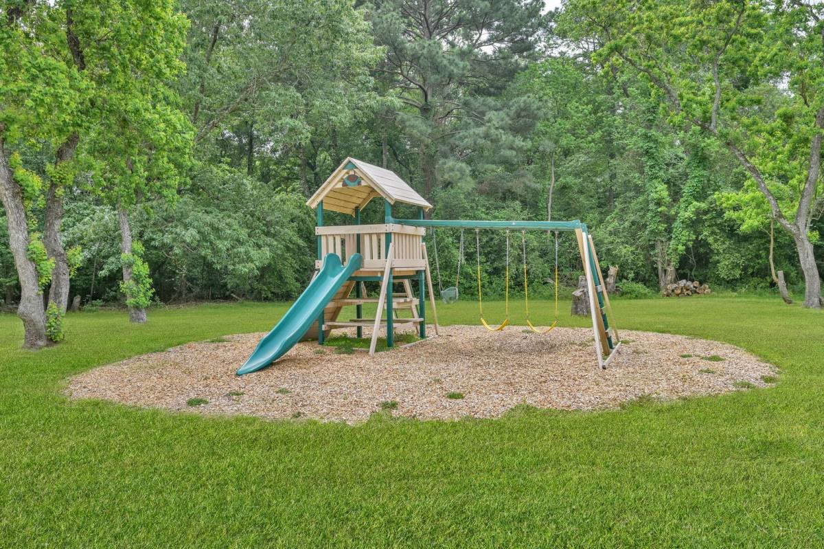 Apartment for rent at 14949 Highway 105 W, Montgomery, TX 77356