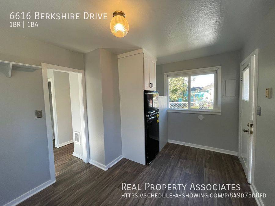 House for rent at 6616 Berkshire Dr, Everett, WA 98203